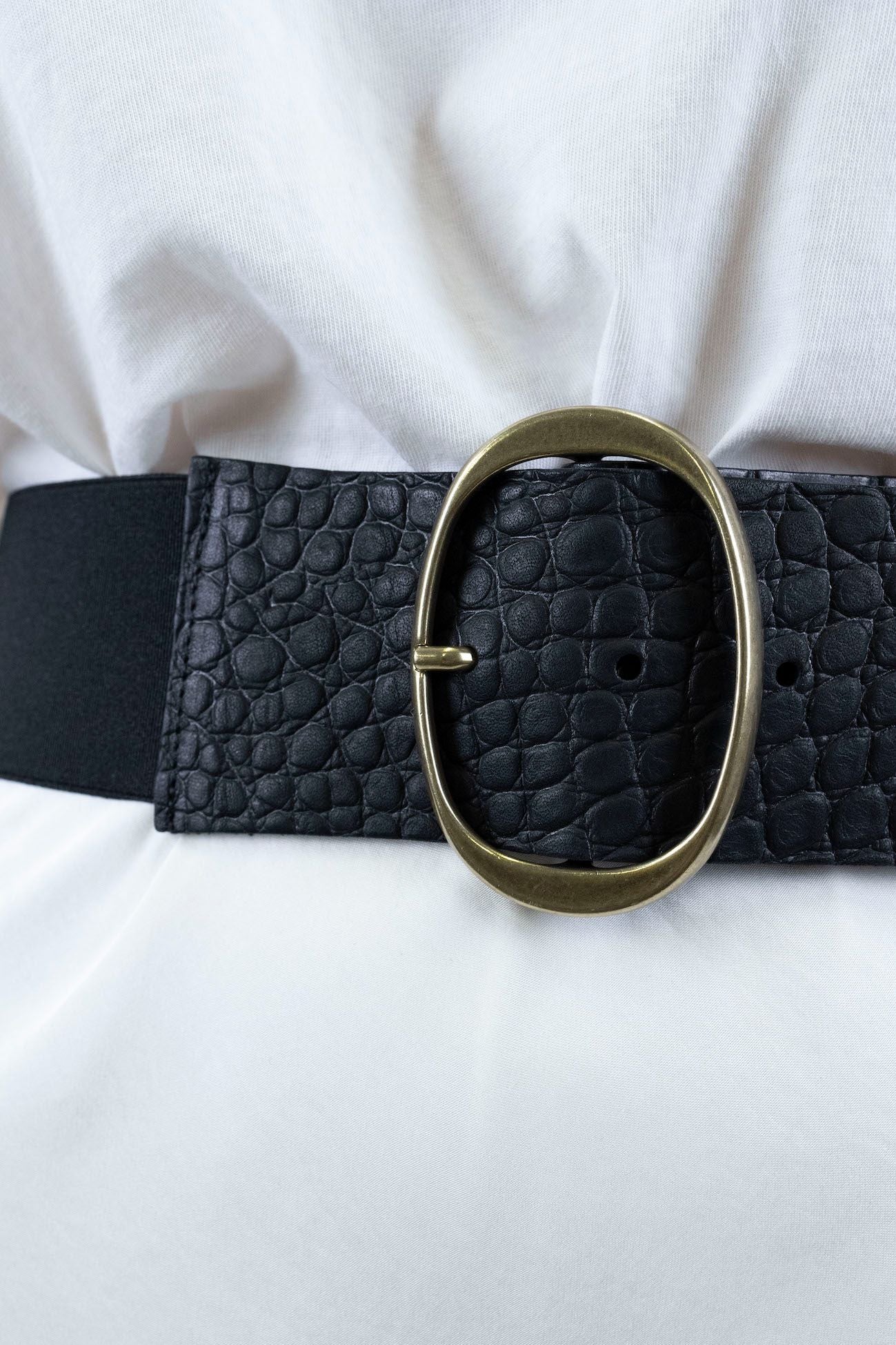 Tension in - Leather belt with python end and steel buckle