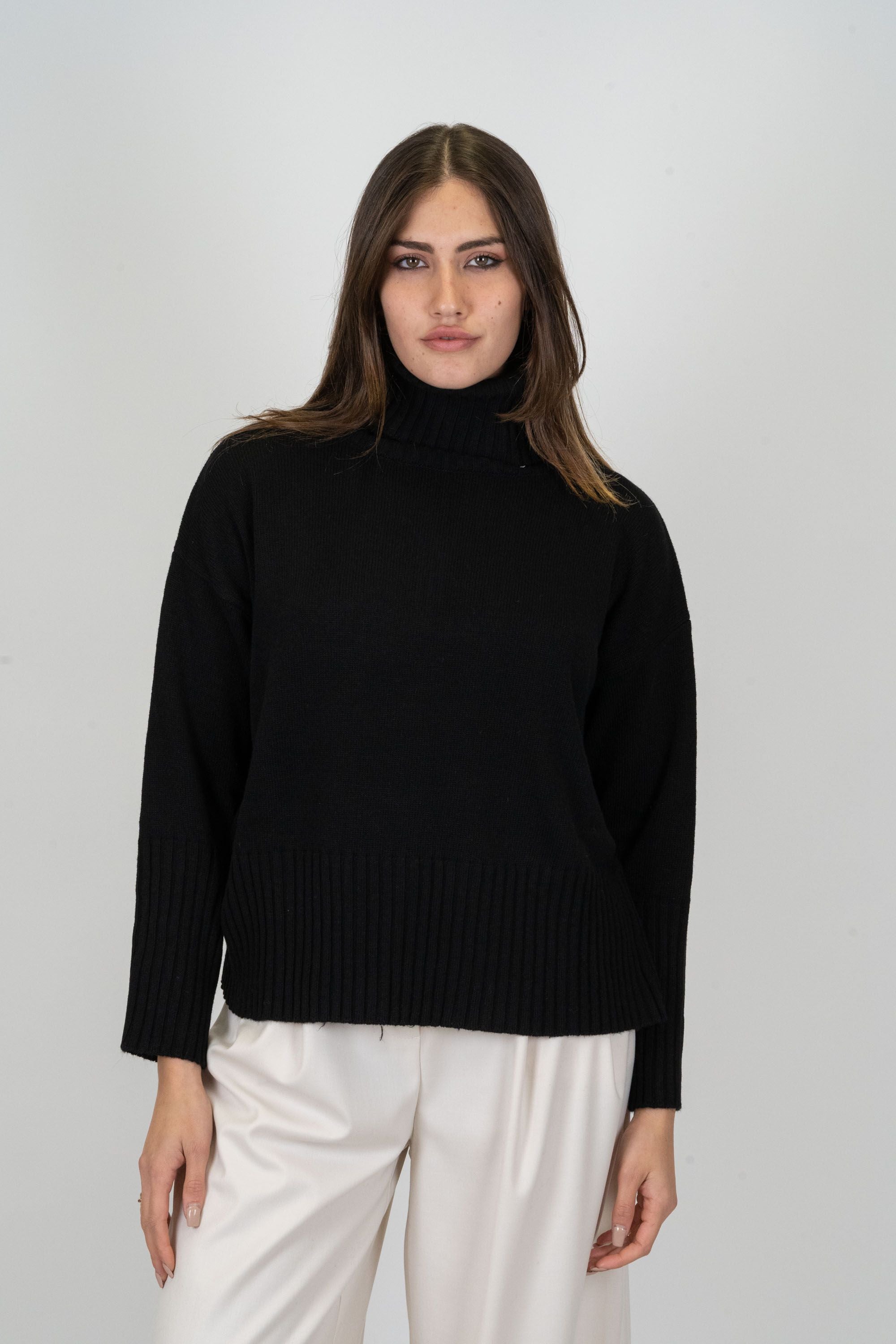 Tension in - Solid color turtleneck in wool/cashmere blend