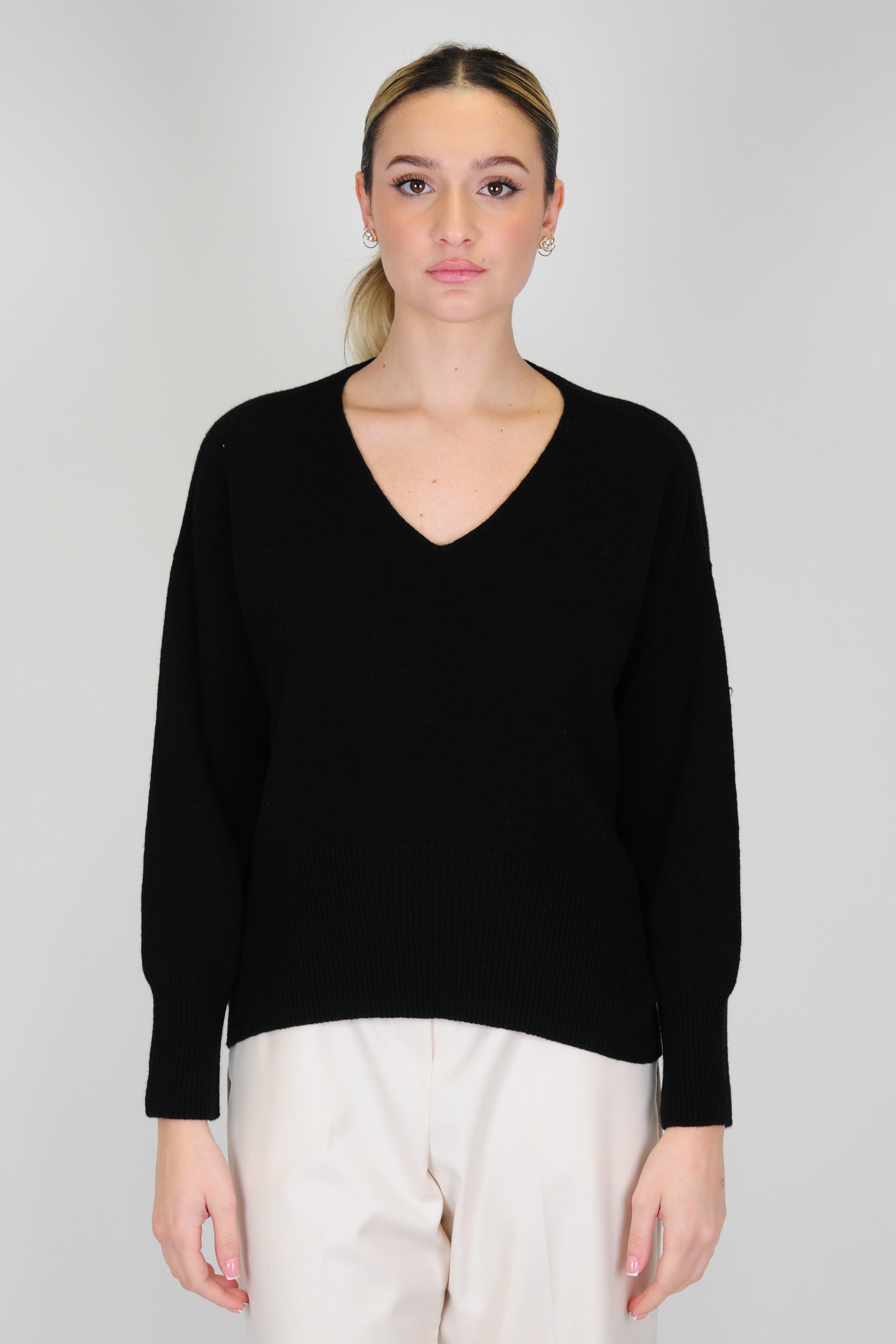 Tensione in - Maglia con scollo a v in misto cashmere