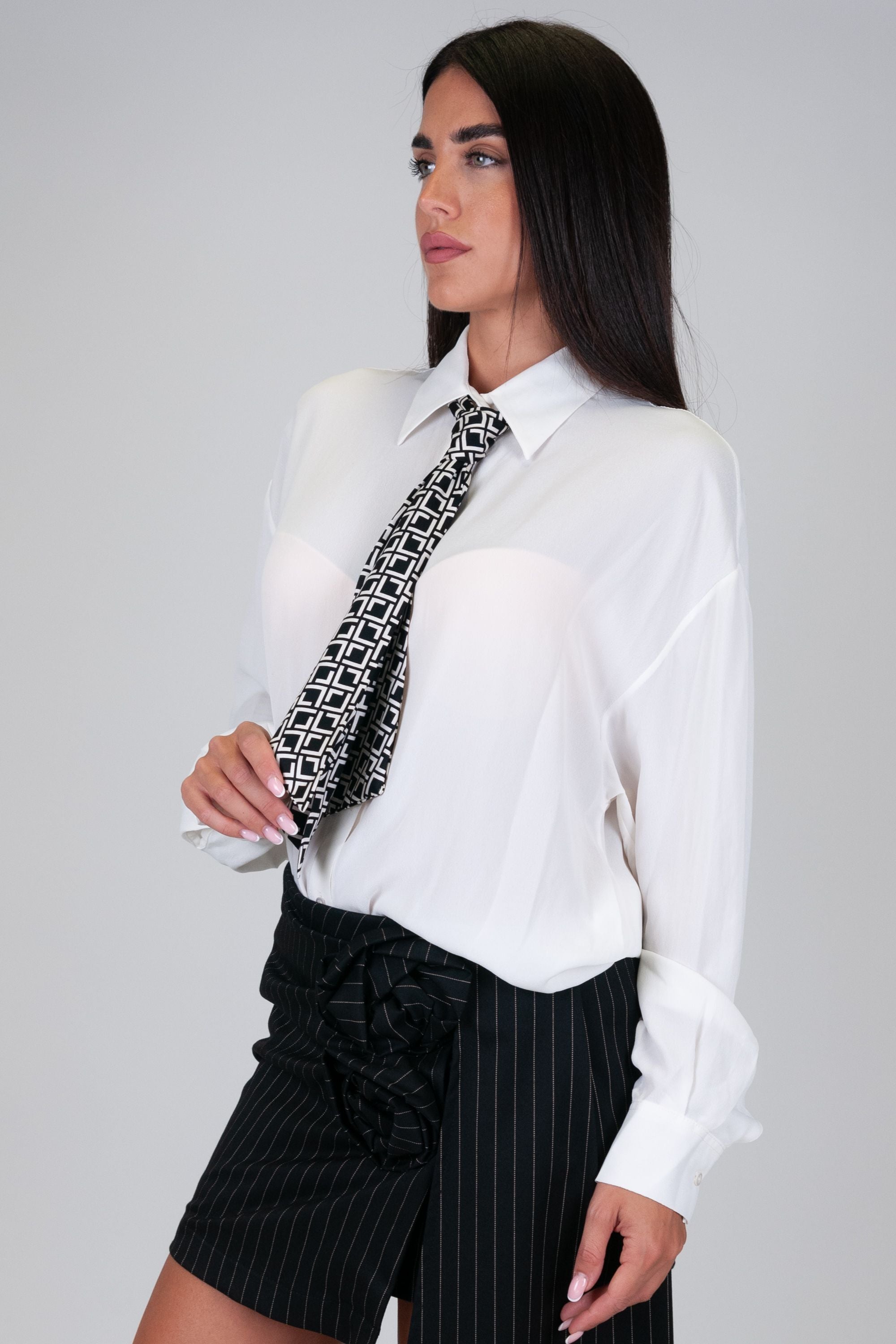 Tension in - Oversized viscose shirt with tie