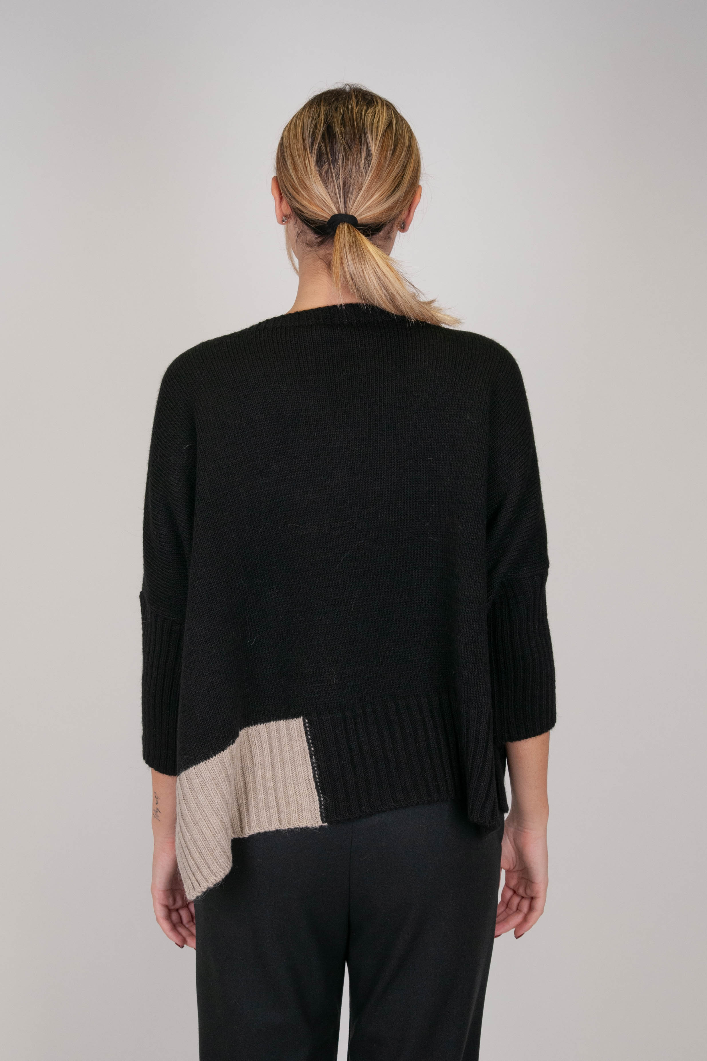 Tension in - Wool blend sweater with contrasting bottom and three-quarter sleeves