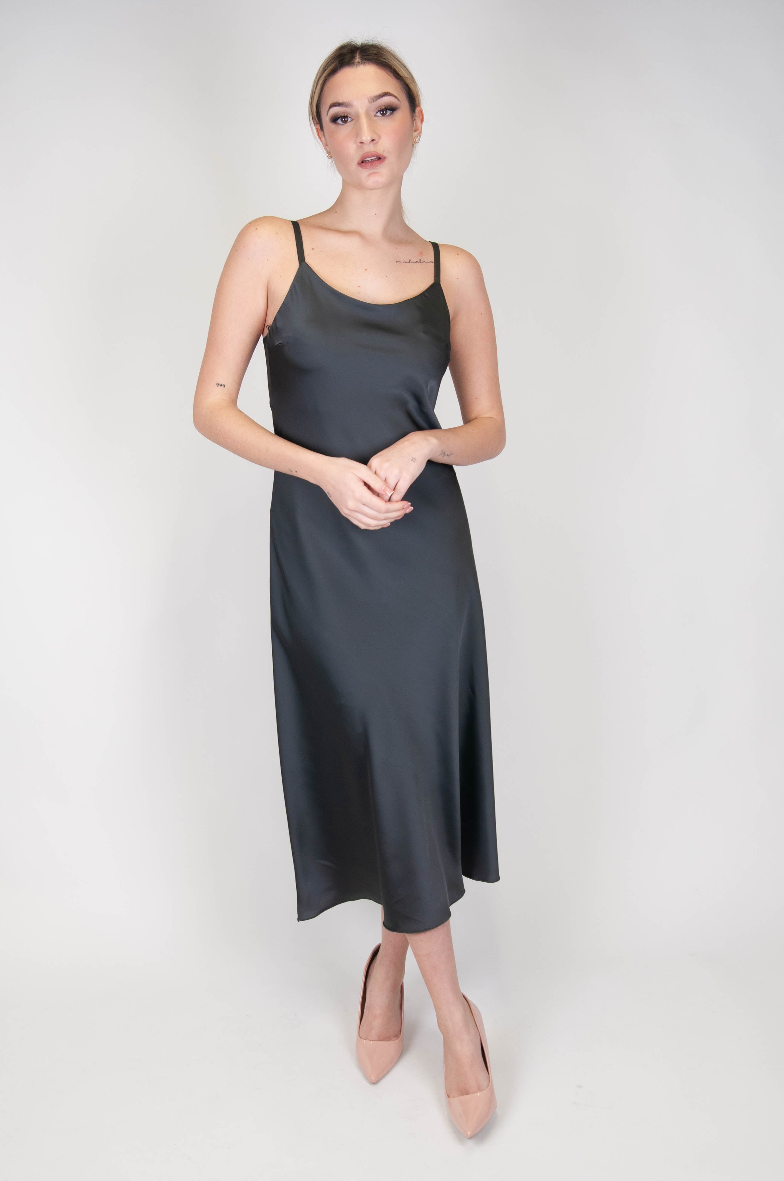 Tension in - Dress with adjustable satin straps