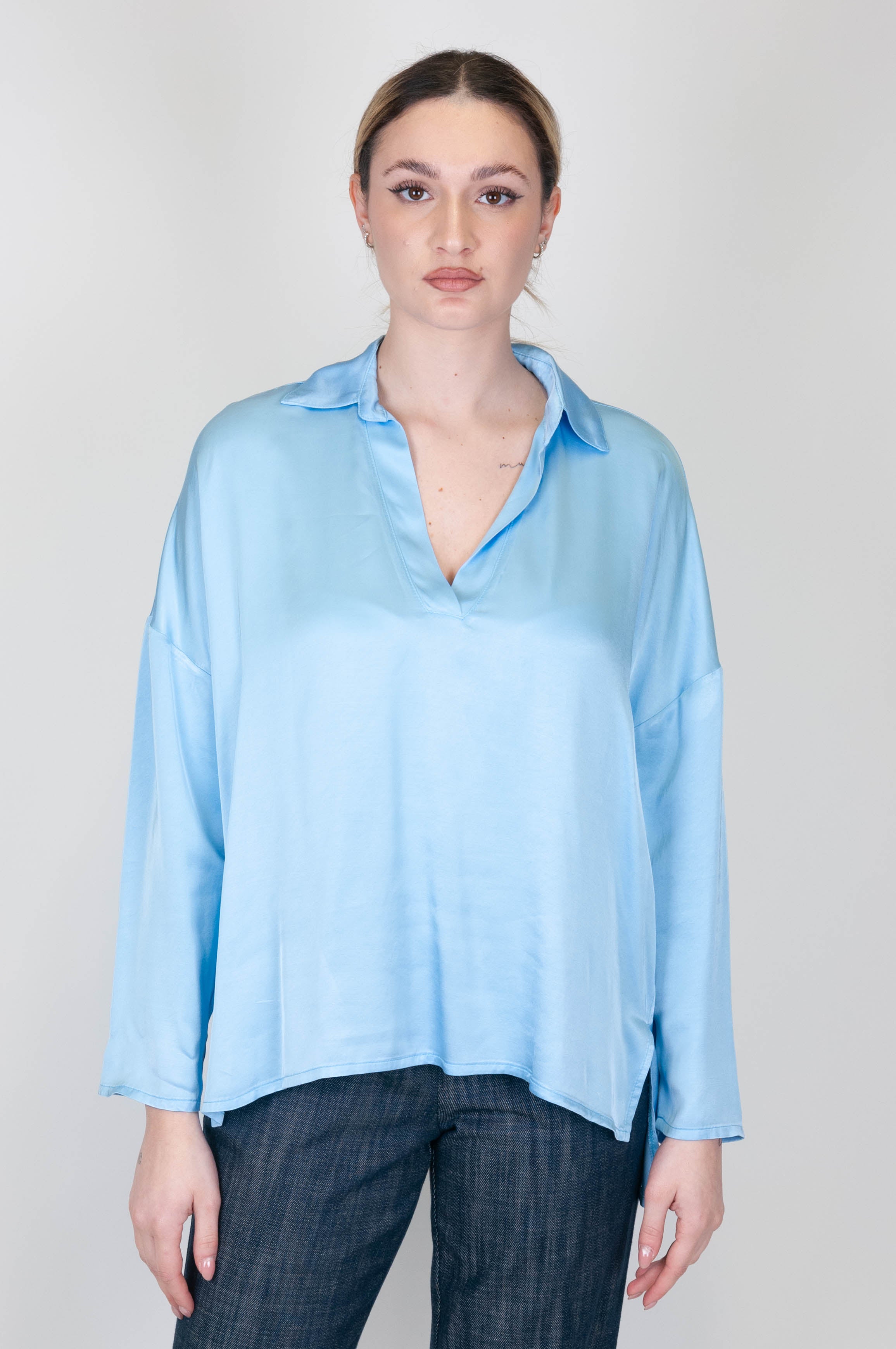 Motel - V-neck blouse in viscose