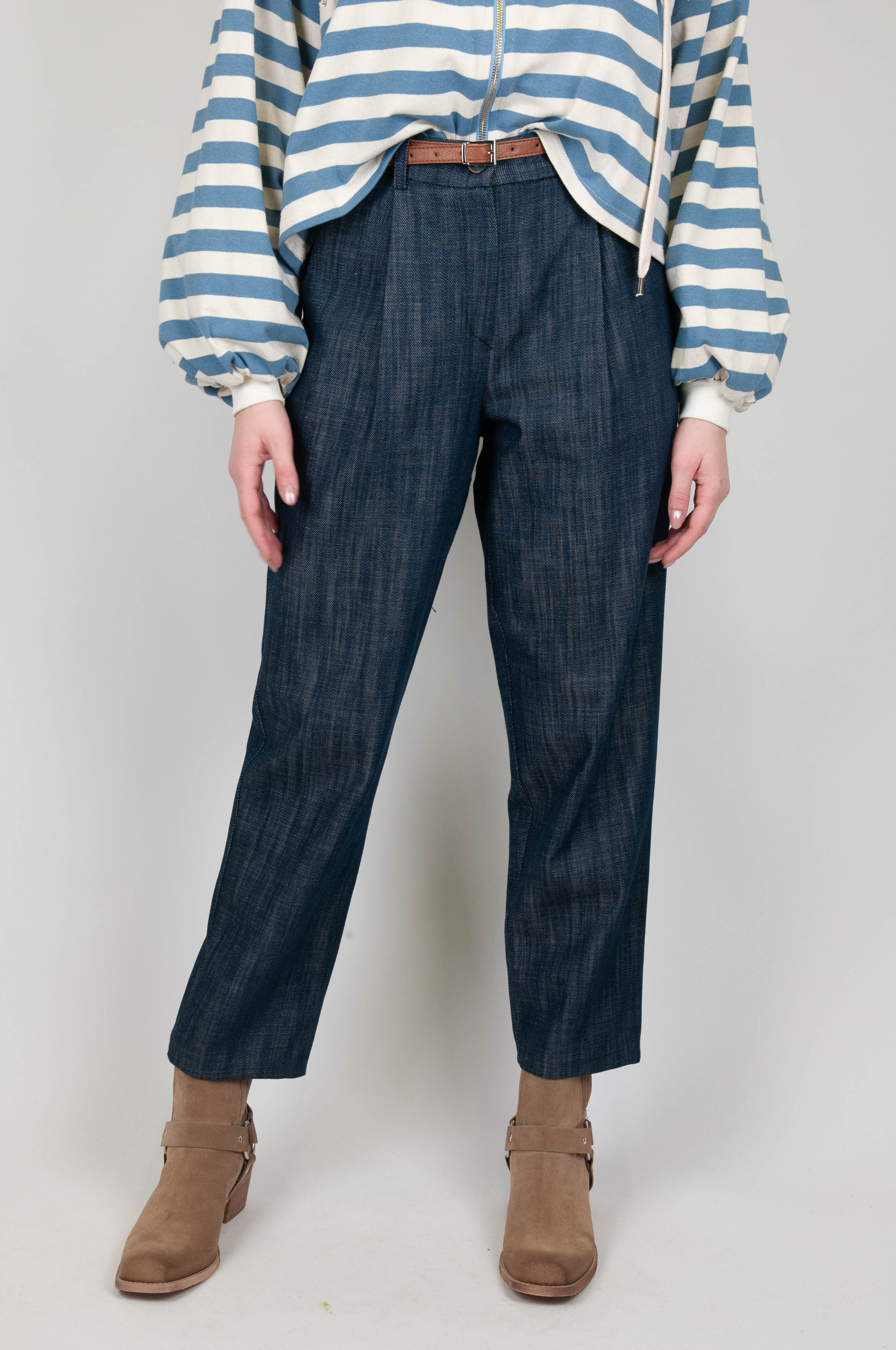 Tension in - Denim trousers with pleats