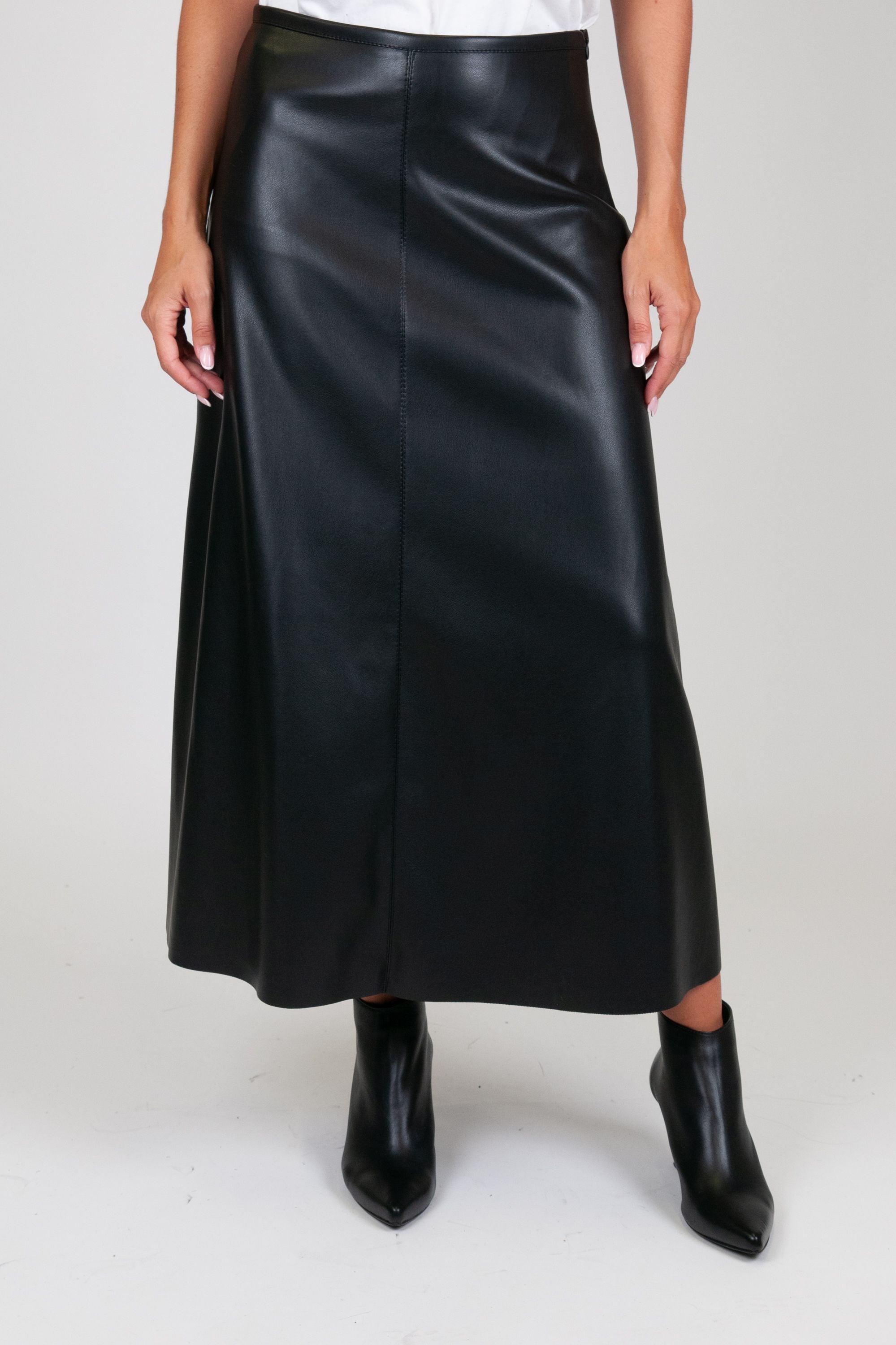 Tension in - Flared faux leather skirt