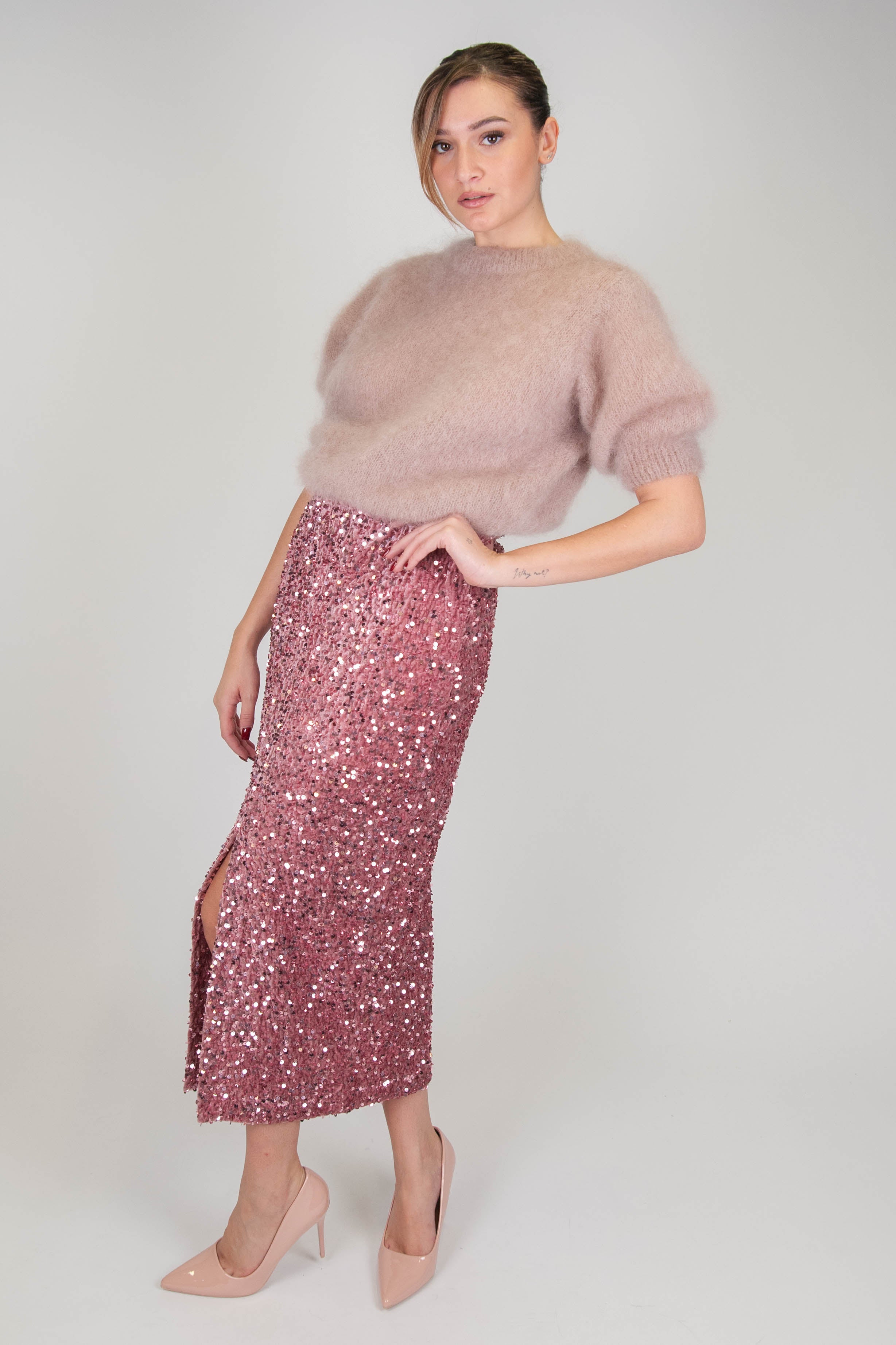 Tension in - Velvet and sequined skirt with central slit