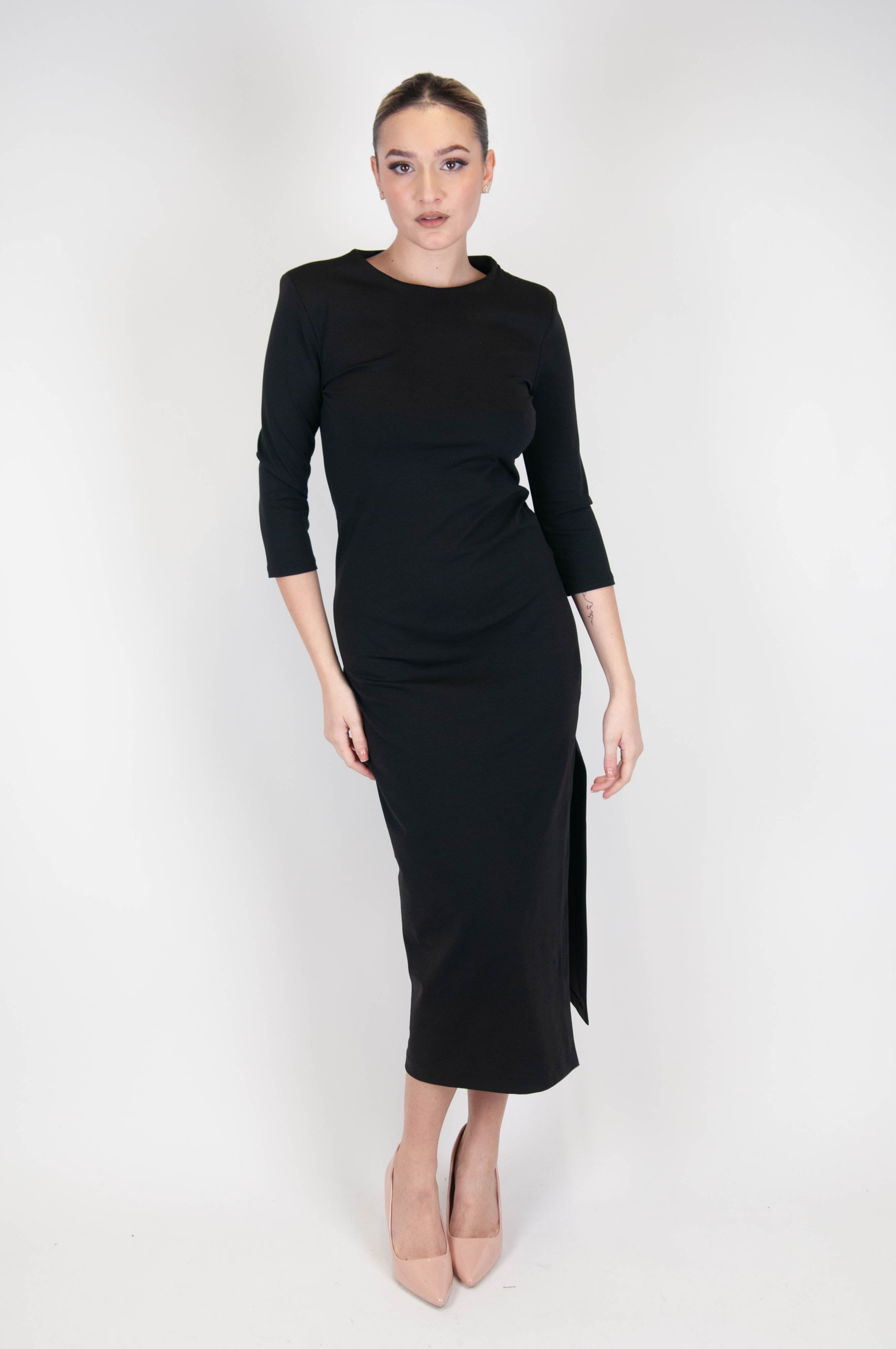 Tension in - Long Milan stitch dress with side slit and three-quarter sleeves