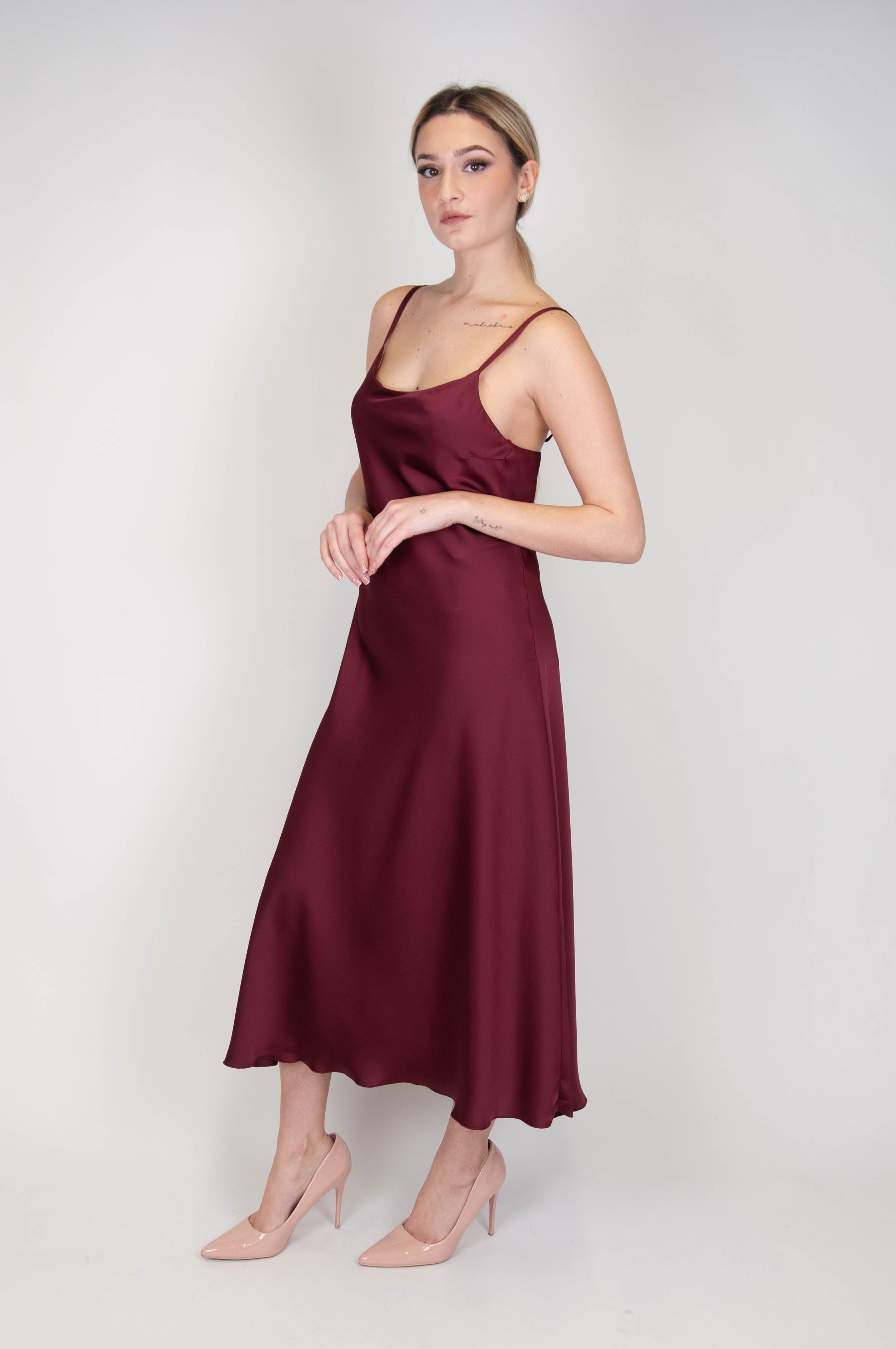 Tension in - Dress with adjustable satin straps