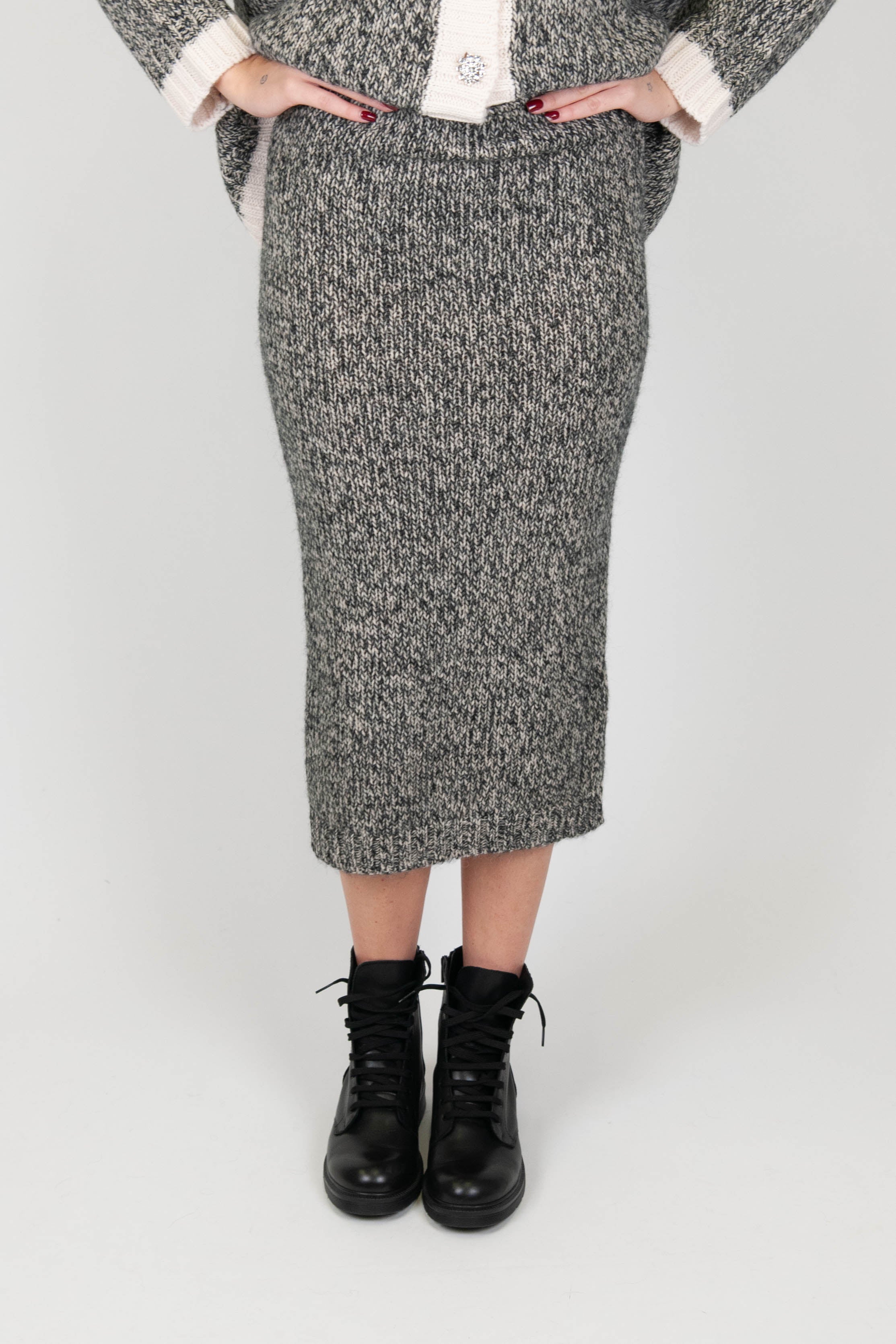 Tension in - Knitted midi skirt in wool blend