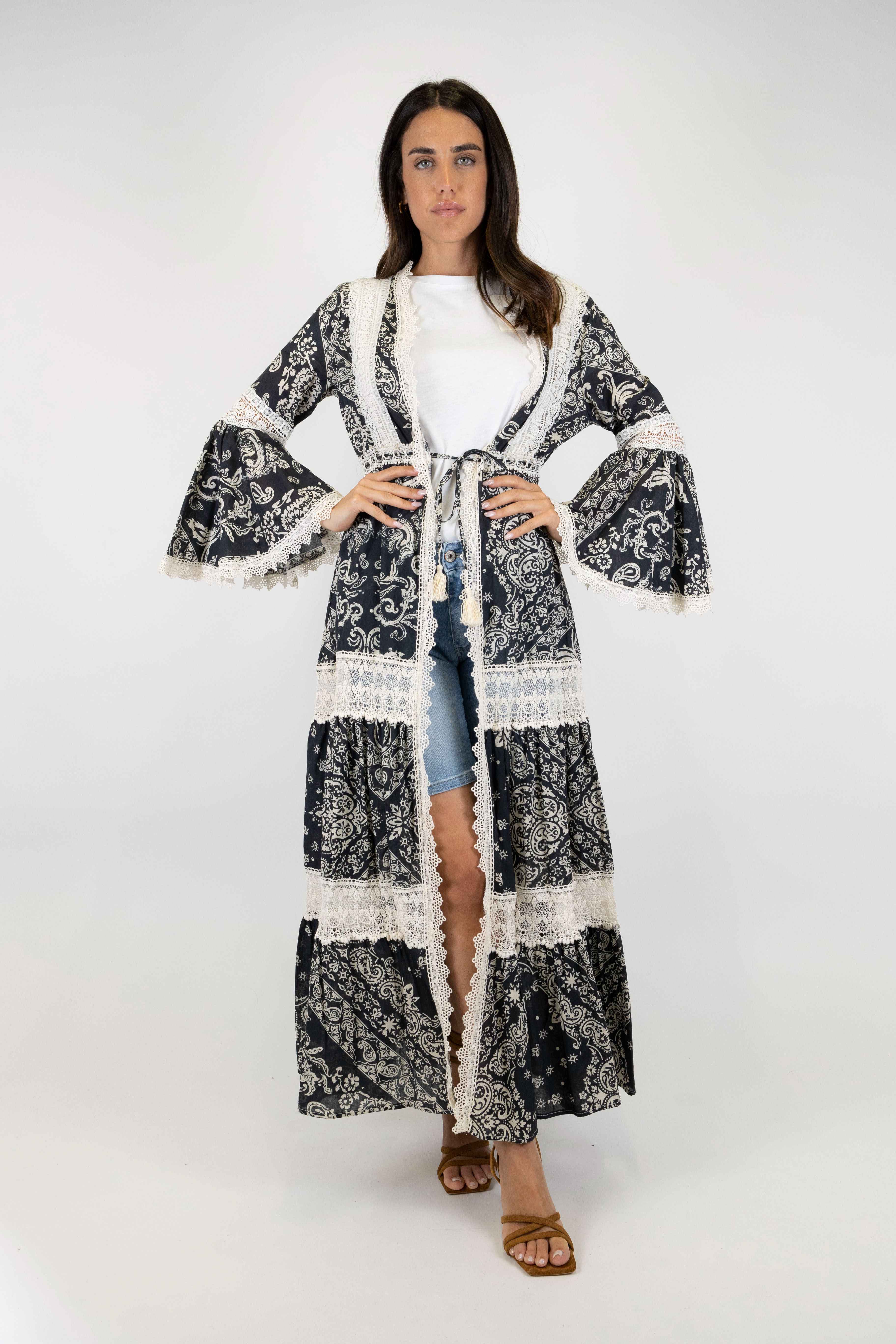 Tension in - Ethnic patterned kimono with flounces and crochet hems