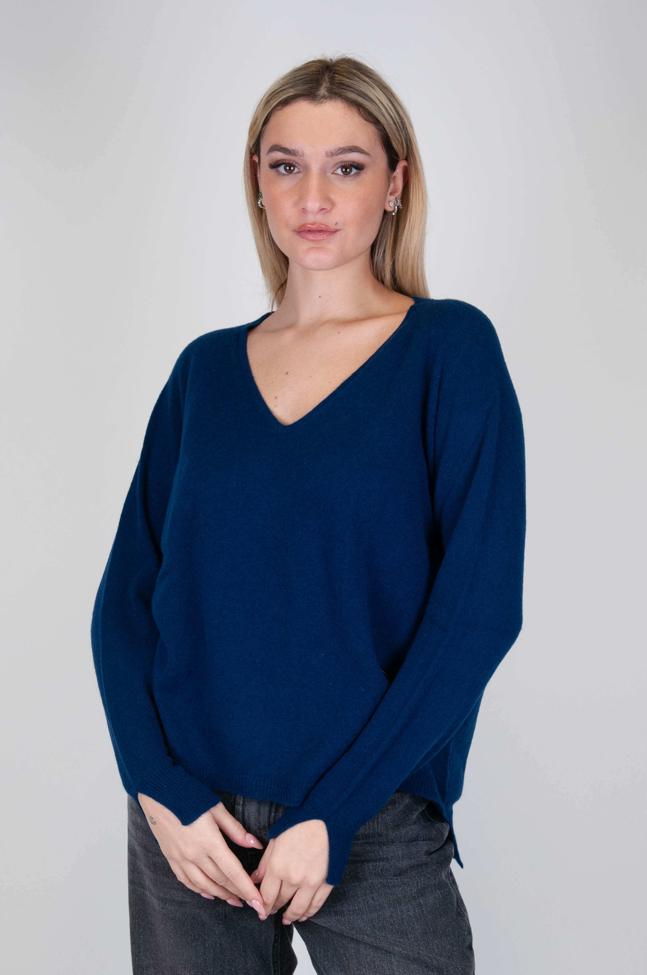 Motel - Maglia con scollo a V 100% in puro cashmere con spacchetti sui polsi