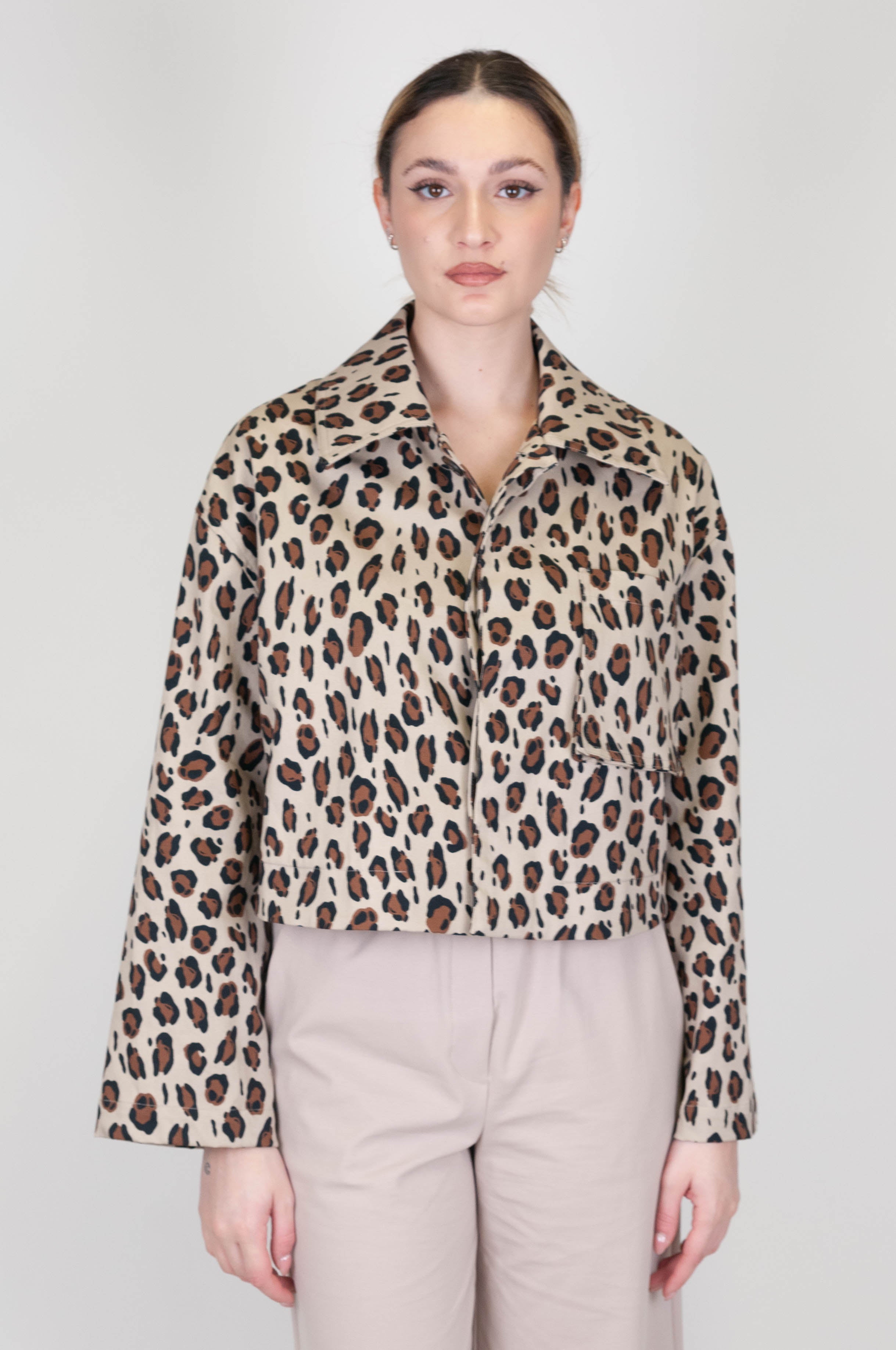 Tension in - Short trench coat with animal print pockets